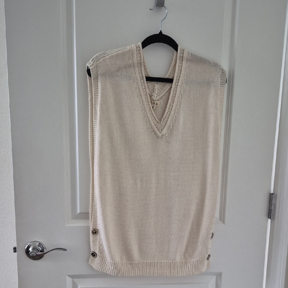 POL Cream V-Neck Knit Sweater Vest with Side Buttons